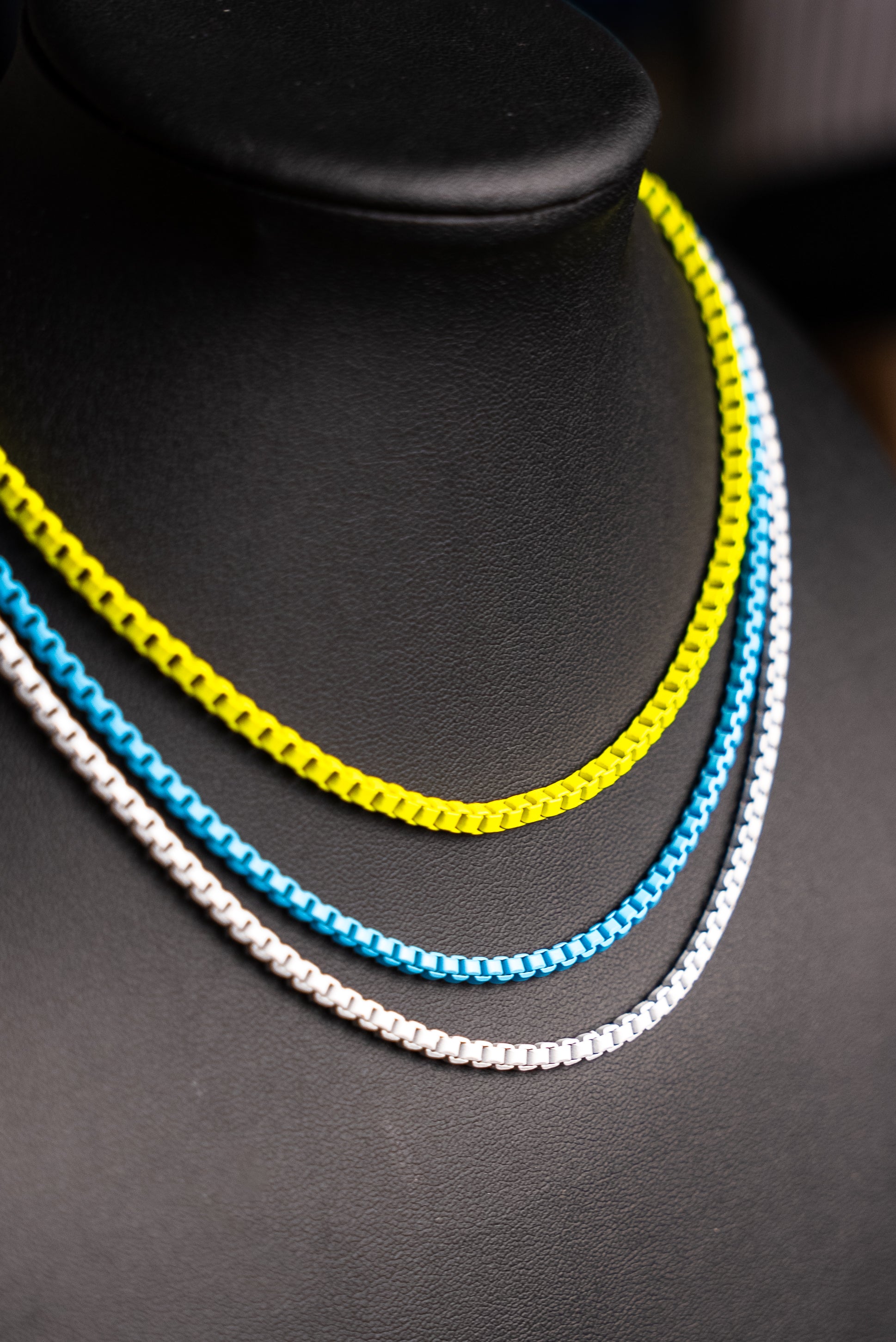 Enameled Chocker