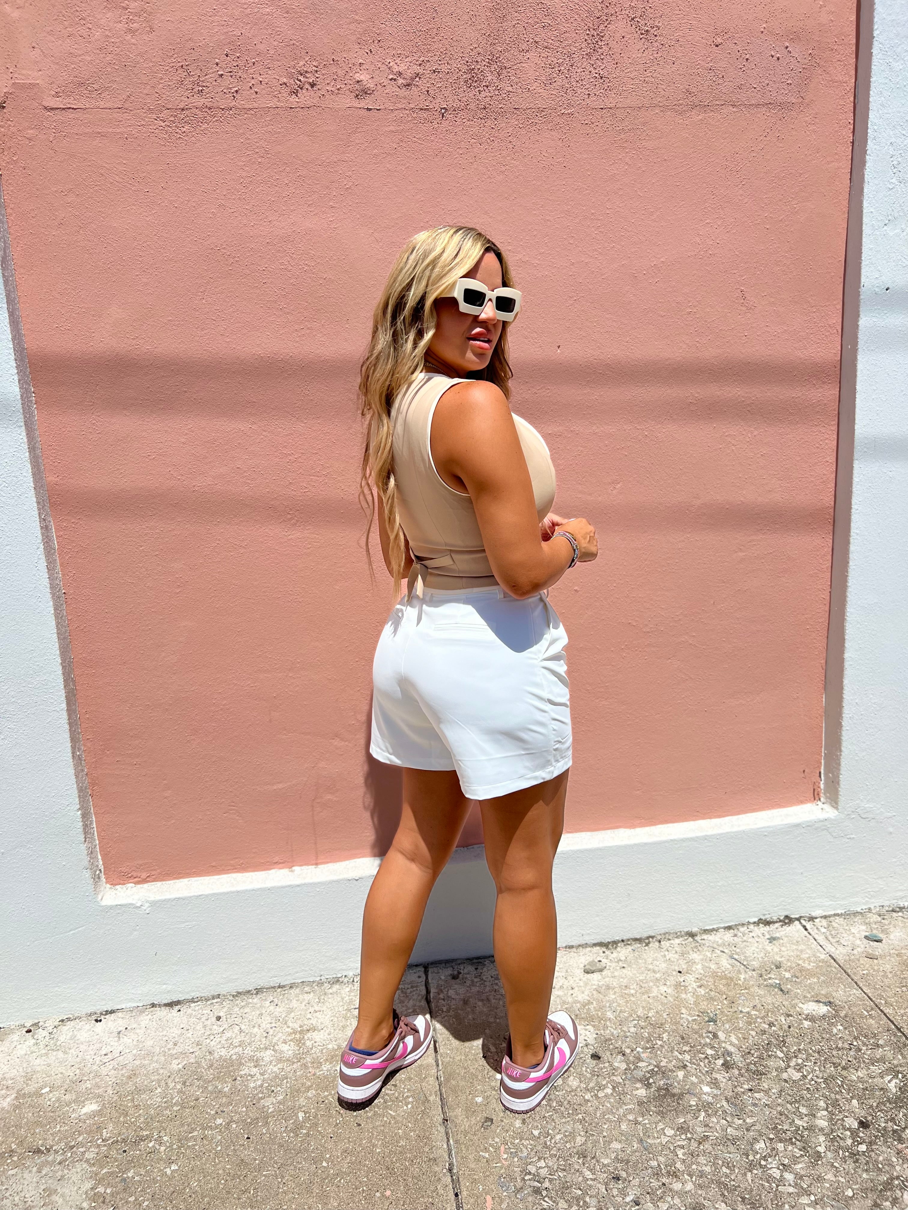 HW White Short