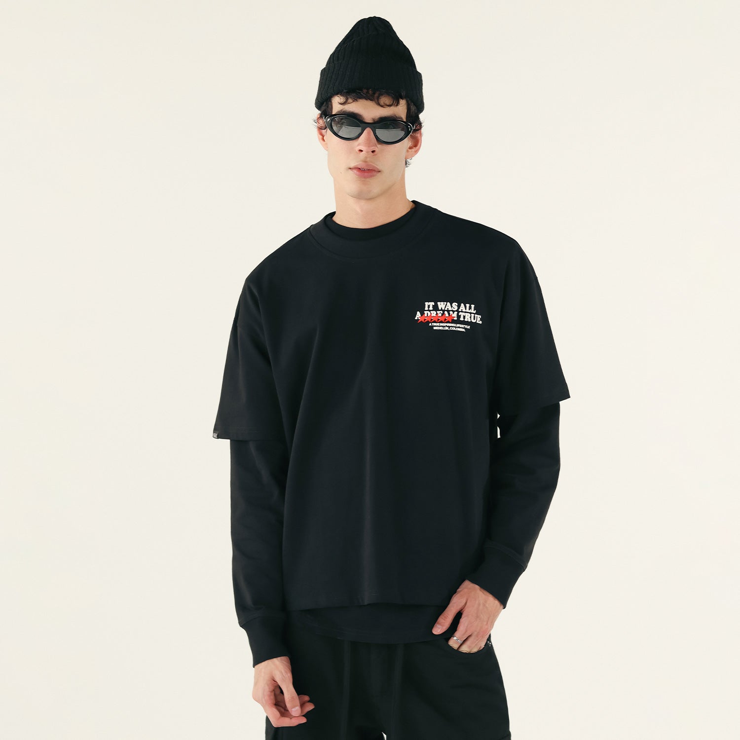 TRUE Dreams Boxy Tshirt - Black